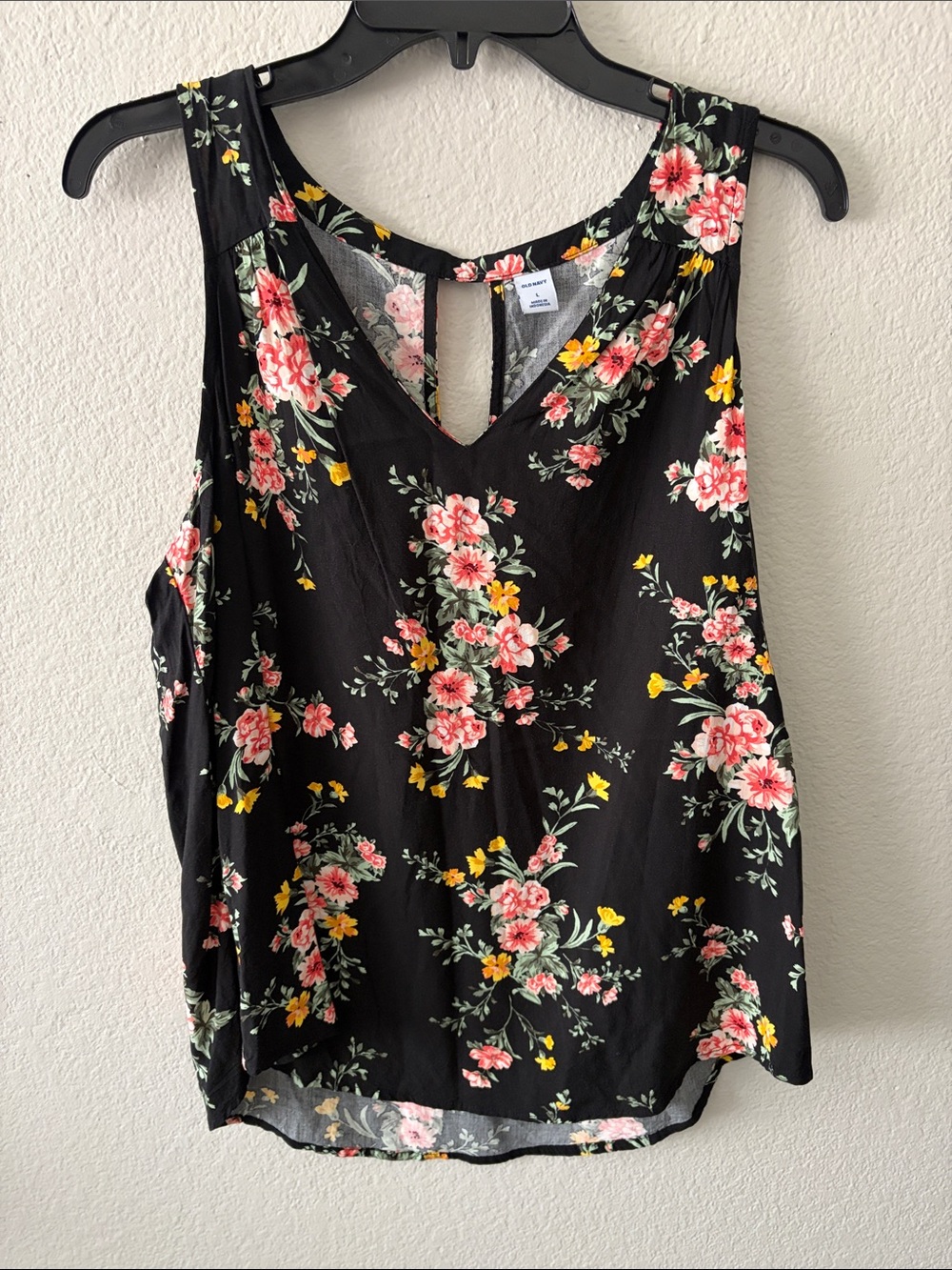 Old Navy Black Floral V-Neck Tank with Keyhole Back Size Large